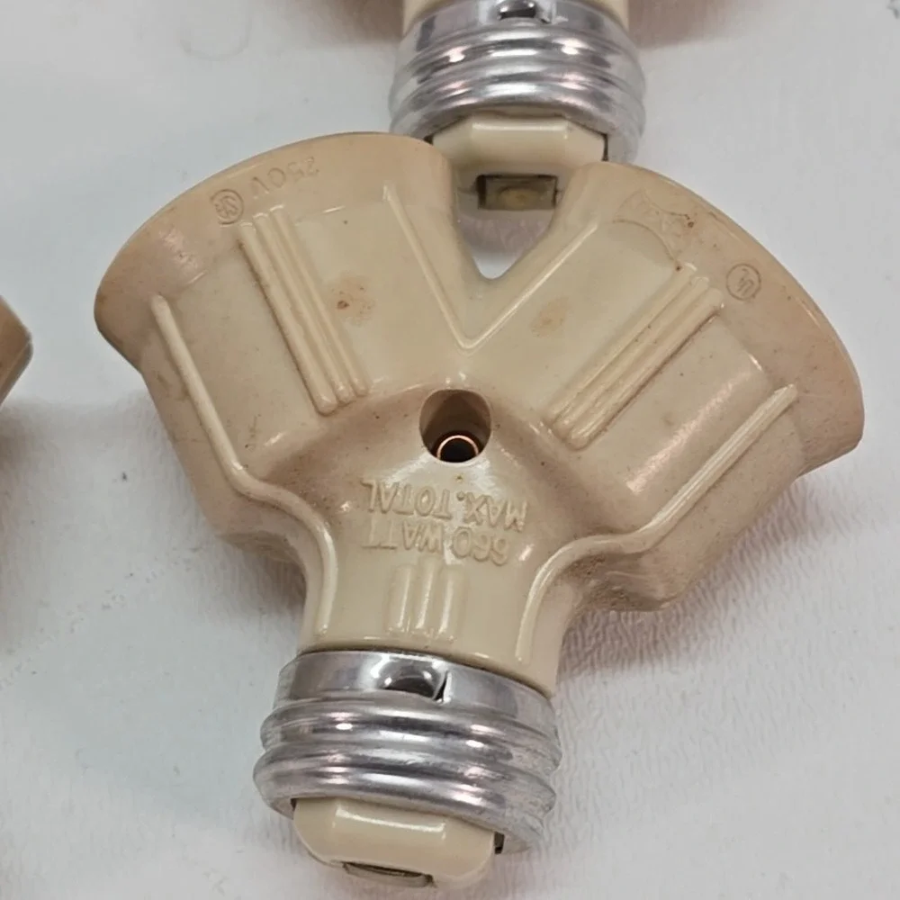 Lot Of 6  Screw-in Light Socket Adapters‎
